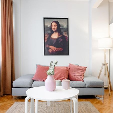 Gorgeous Apartment With Central Location In Sisli Истанбул Екстериор снимка